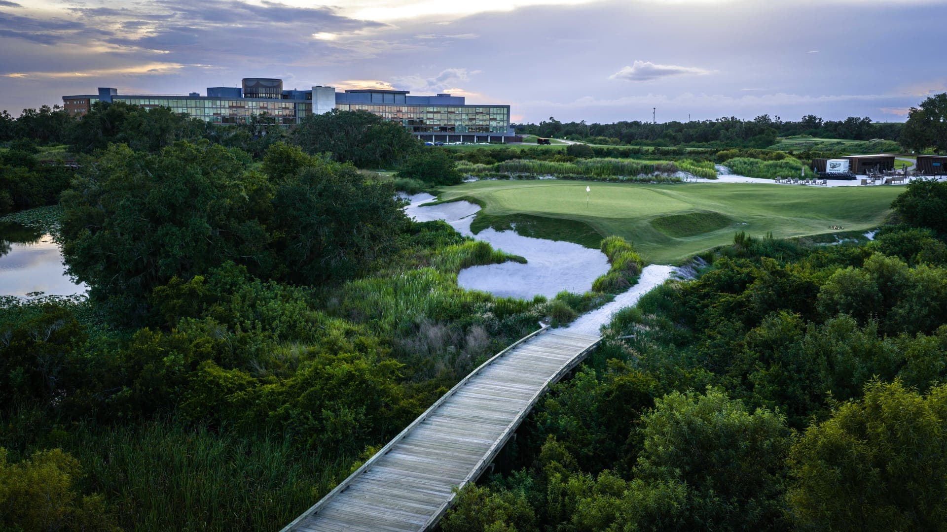 The Chain at Streamsong, a 19-hole short course by Coore & Crenshaw set among native Florida terrain
